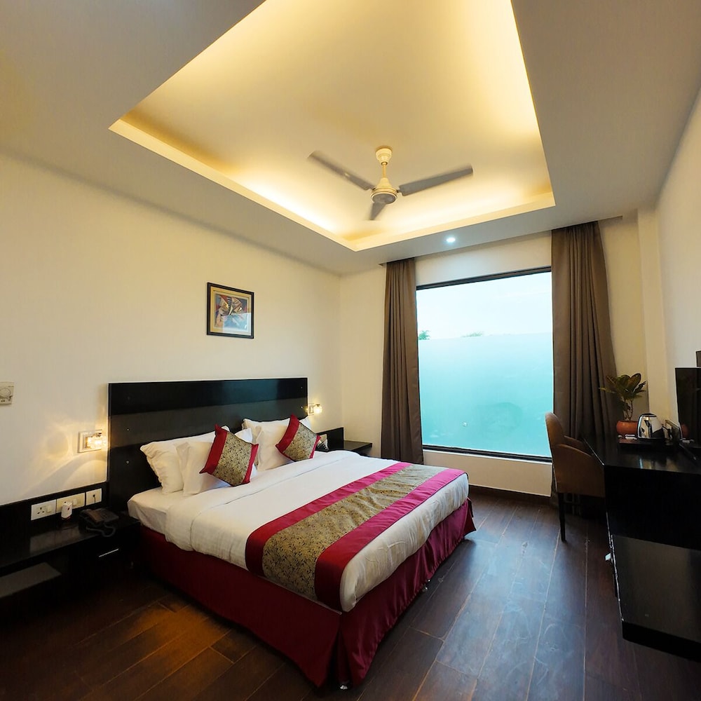 Superior Room, City View