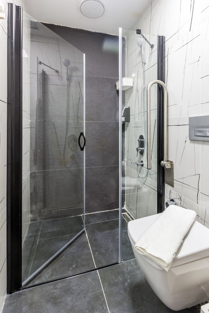 Basic Suite photo 2