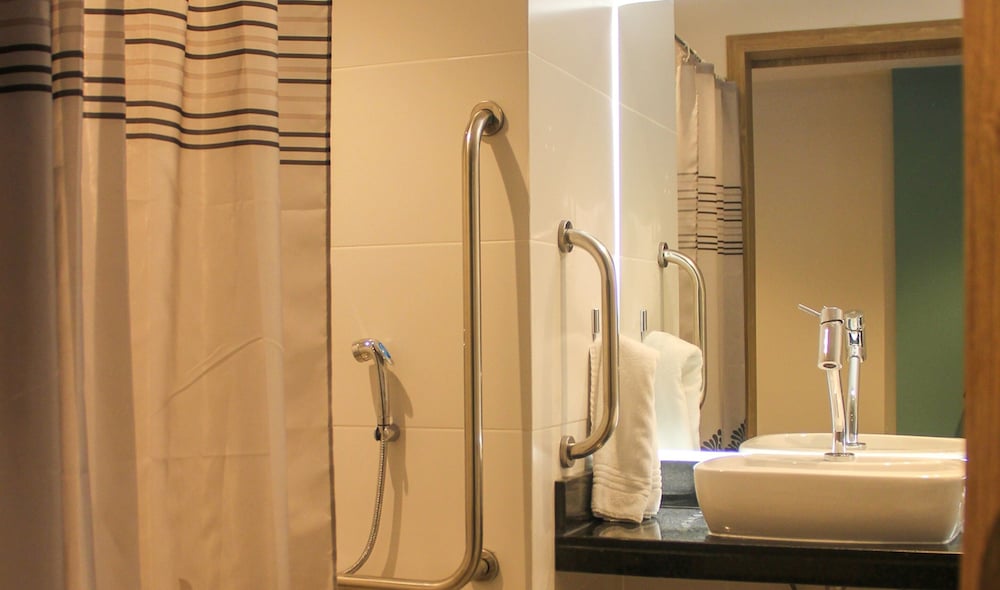 Superior Room (Adapted) - Photo 6