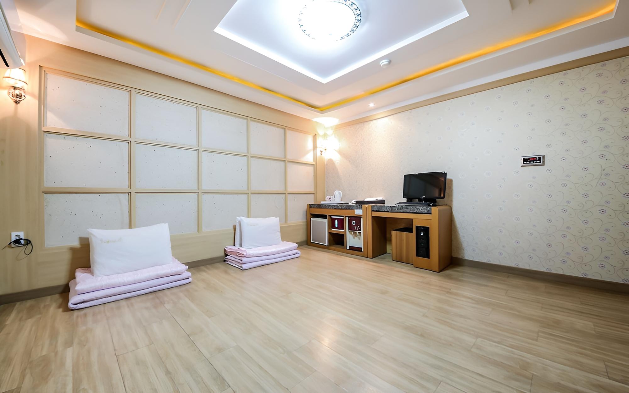 Room (On-dol) - Photo 3