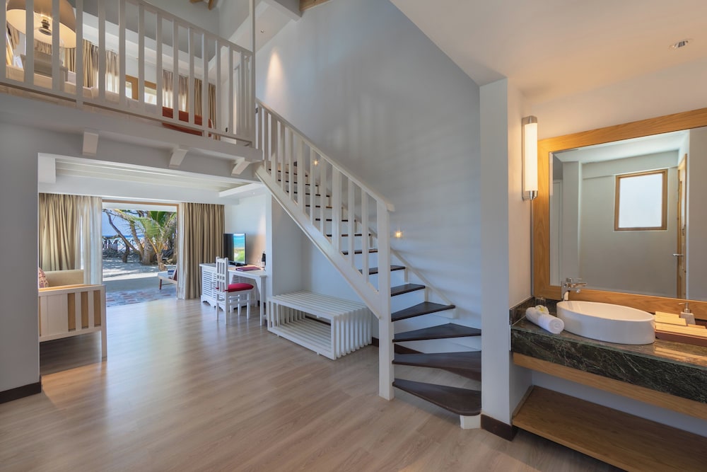 Bungalow, Garden Area