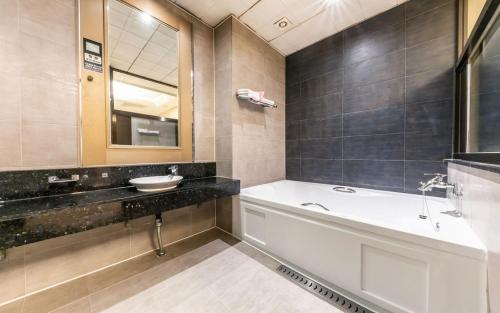 Standard Double Room - Photo 3