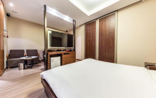 Deluxe Double Room - Photo 3