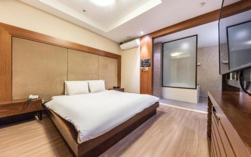 Deluxe Double Room - Photo 5