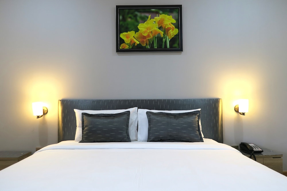 Standard Double Room - Photo 13