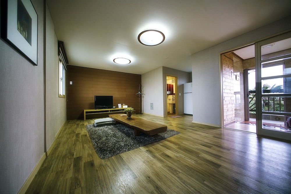 Duplex (Ja Woon Yeong) photo 1