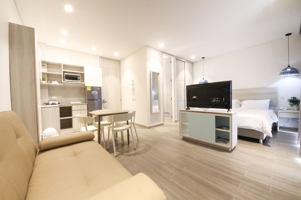 Loft, 1 Bedroom - Photo 2