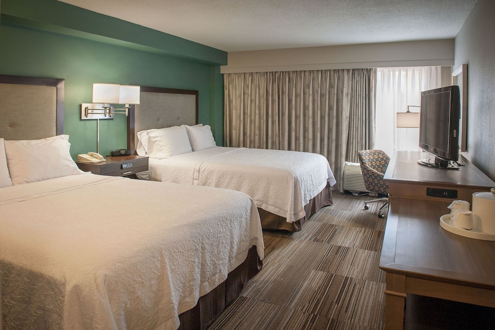 Room, 2 Queen Beds, Accessible (Mobility & Hearing - Roll-in Shower) - Photo 1