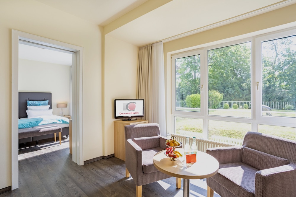 Suite, Garden View