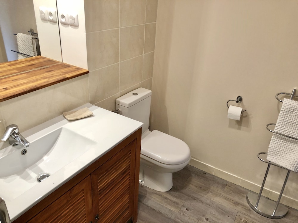 Premium Double Room, 1 King Bed, Ensuite photo 3