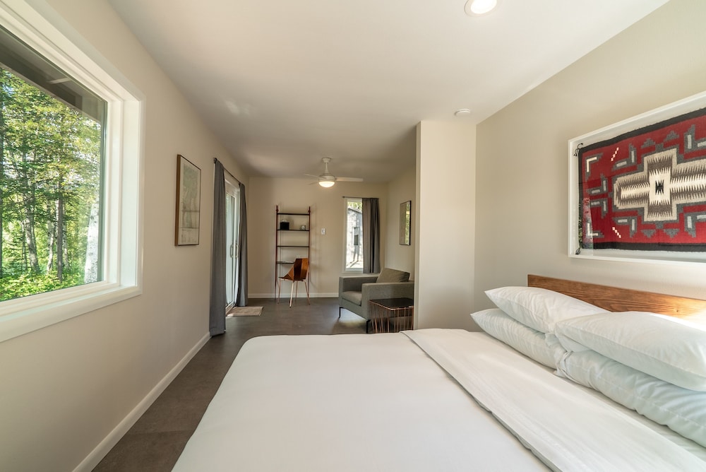 Deluxe Cabin, 1 Queen Bed, Resort View