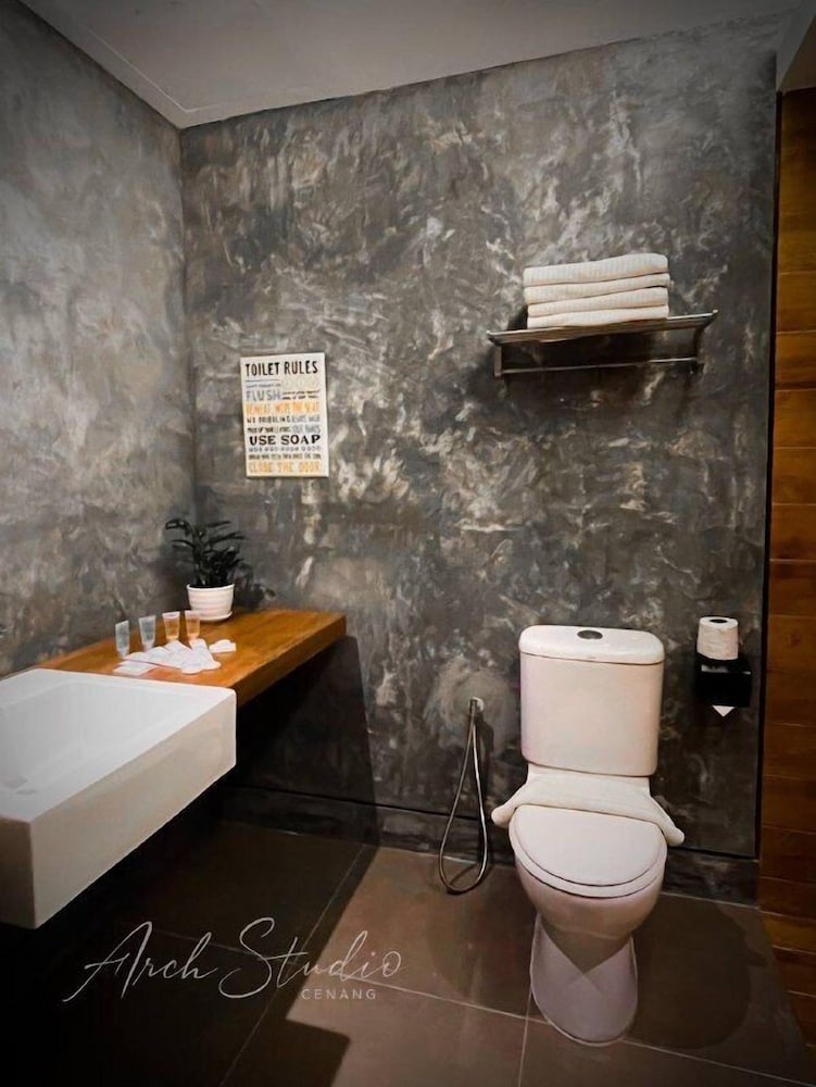 Studio Apartment - Photo 13