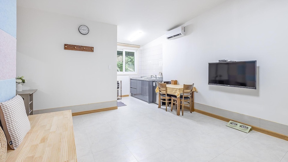 Basic Room, 1 Bedroom (105( Dog O )) - Photo 6