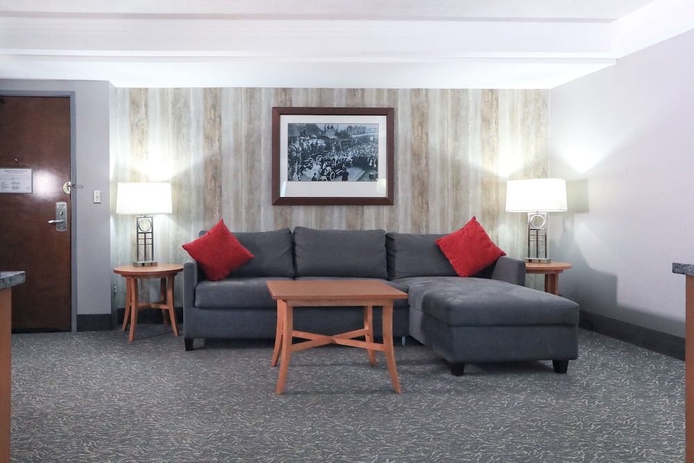 Suite - Photo 8