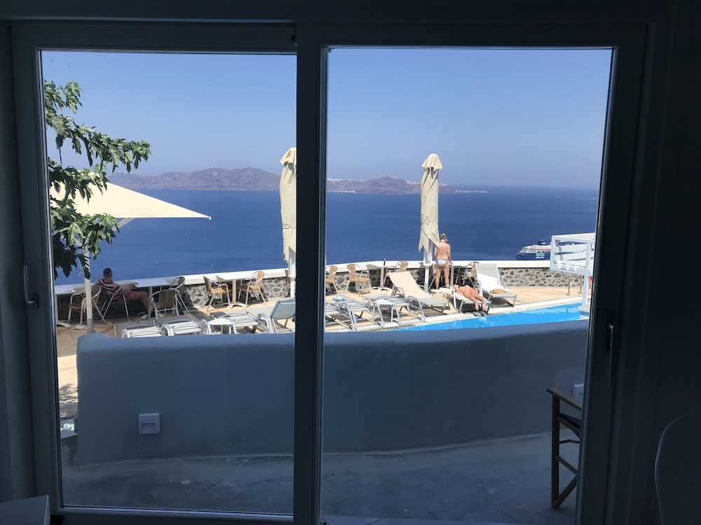 Suite, Pool View (Caldera View) - Photo 3