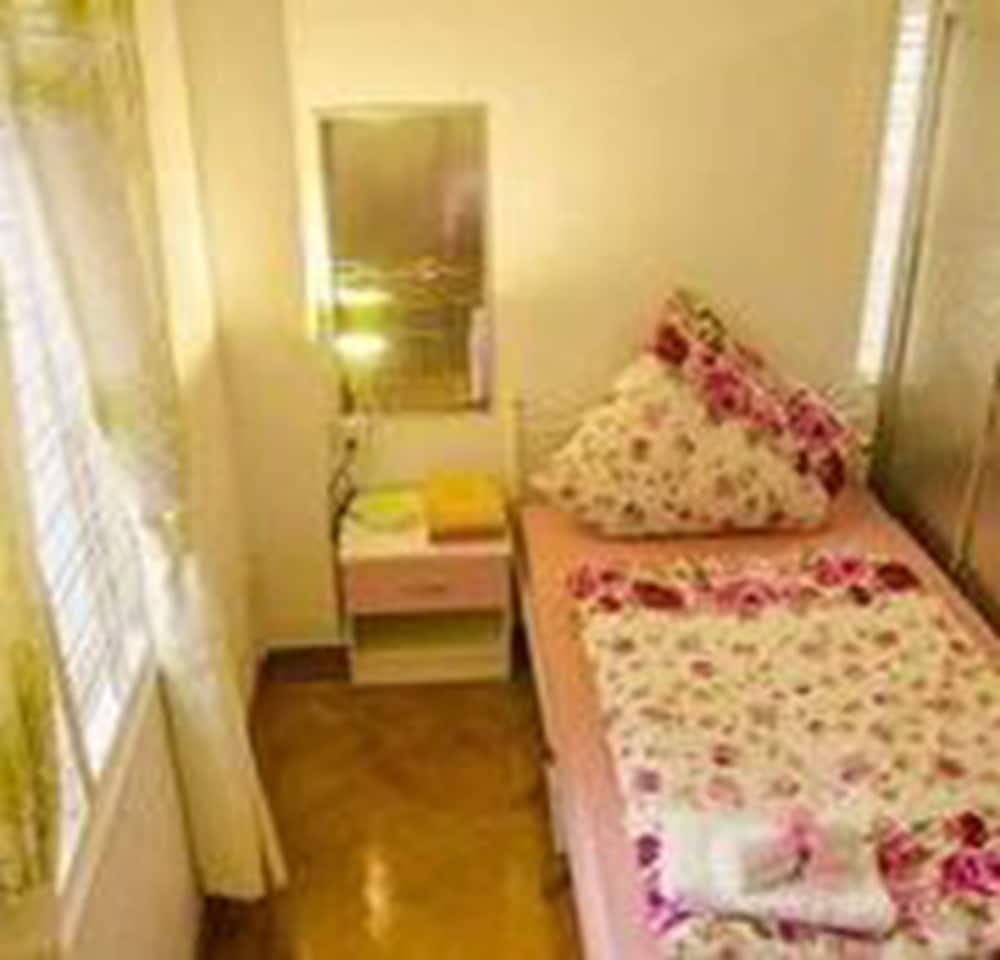 Single Room, Shared Bathroom
