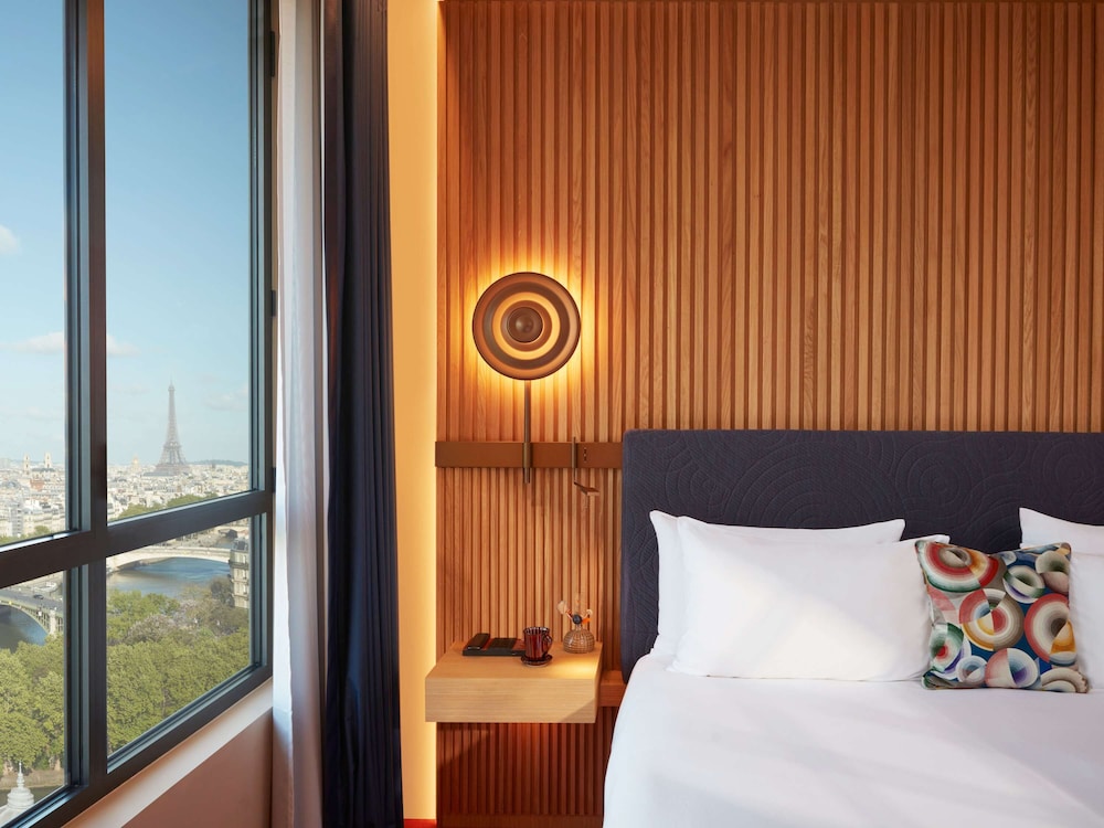 Chambre Iconic Paris Skyline, 1 grand lit, Vue Seine et Tour Eiffel