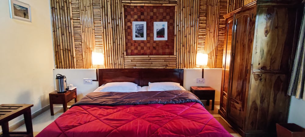 Deluxe Room - Photo 9