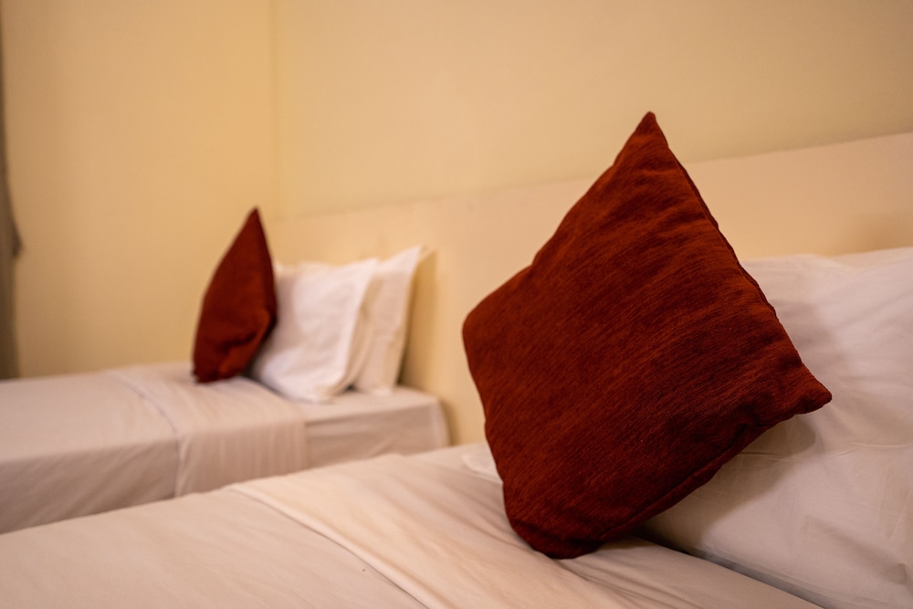 Standard Twin Room - Photo 6