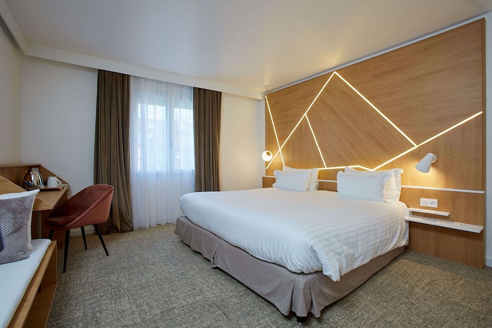 Superior Room, 1 King Bed, Non Smoking, Terrace (Larger Room) - Photo 1