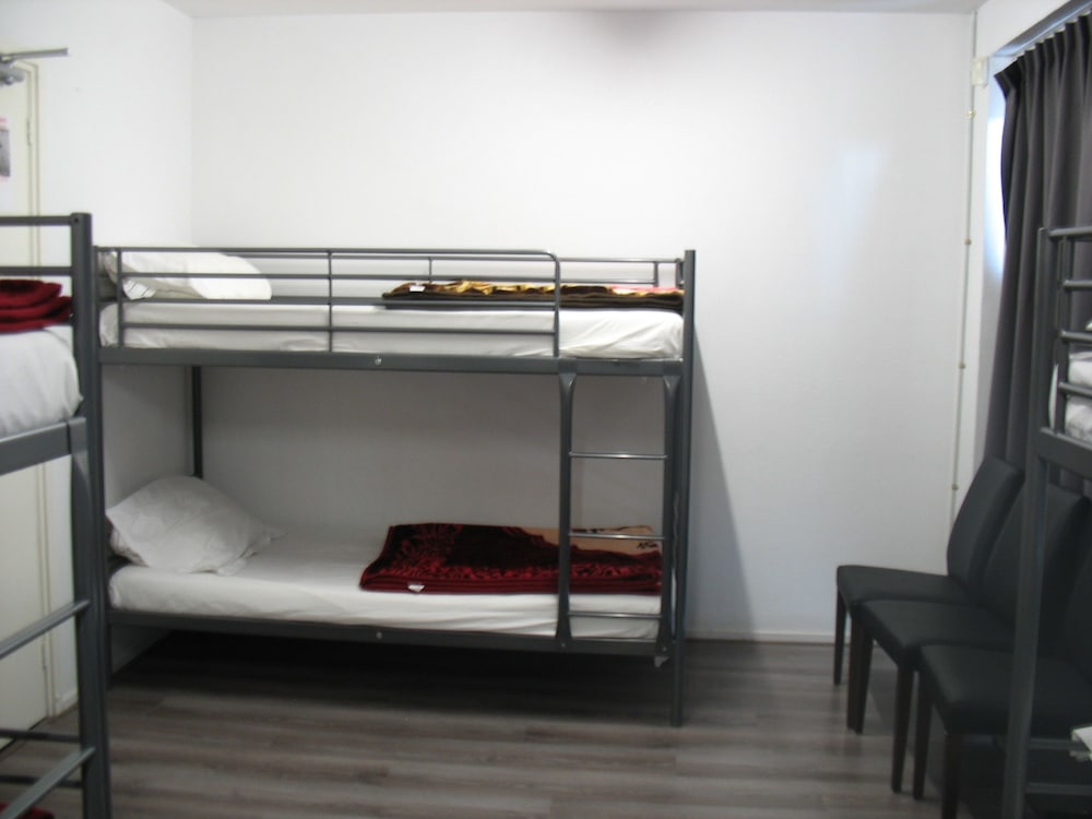 Shared Dormitory, Mixed Dorm, Shared Bathroom photo 3