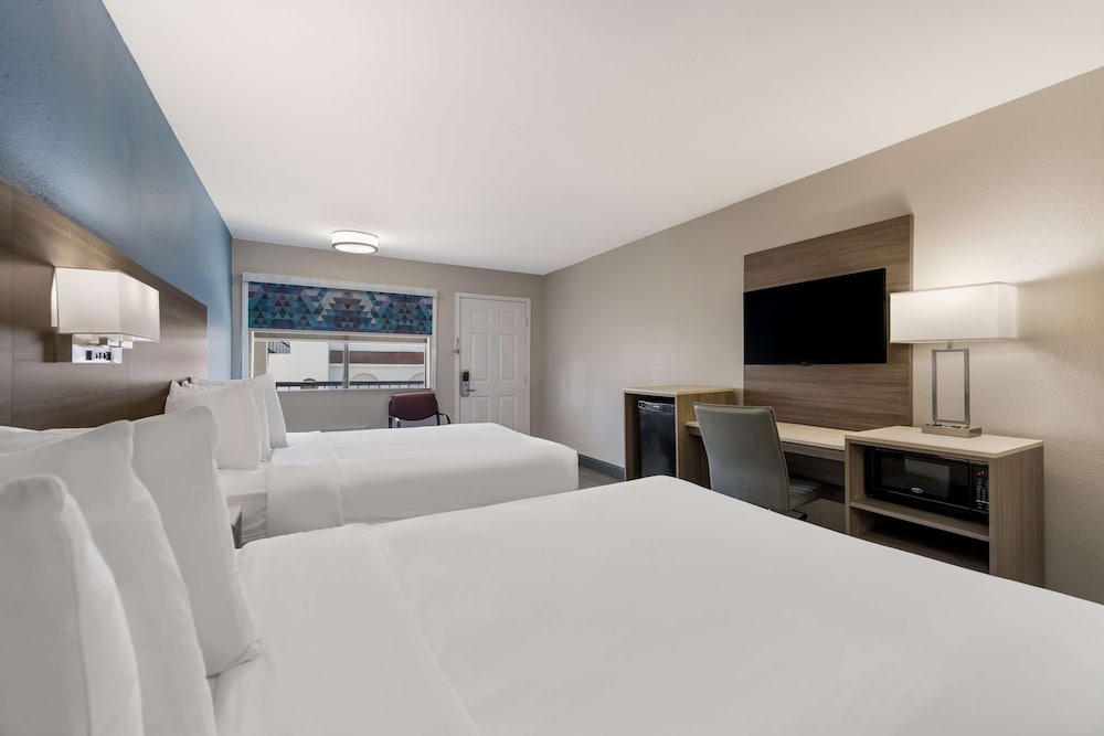 Standard Room, 2 Double Beds, Non Smoking, Kitchenette photo 2