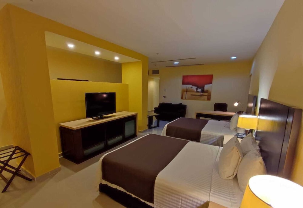 Deluxe Double Room, 2 Queen Beds