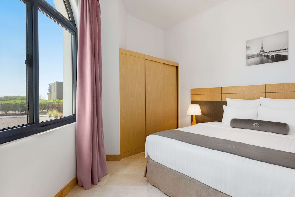 Studio, 1 King Bed, Non Smoking (Chalet) - Photo 1