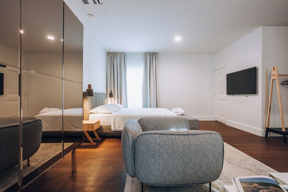 Superior Suite - Photo 2