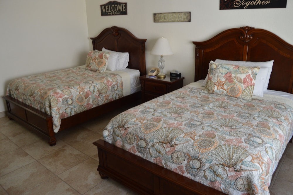 Studio, 2 Queen Beds