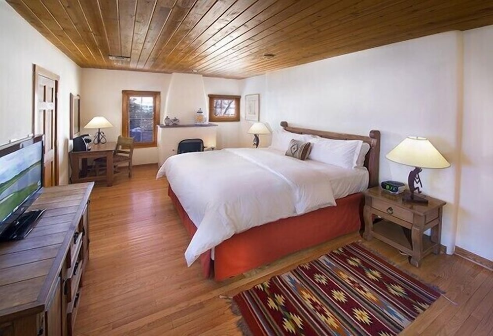 Suite, 1 Bedroom - Photo 7