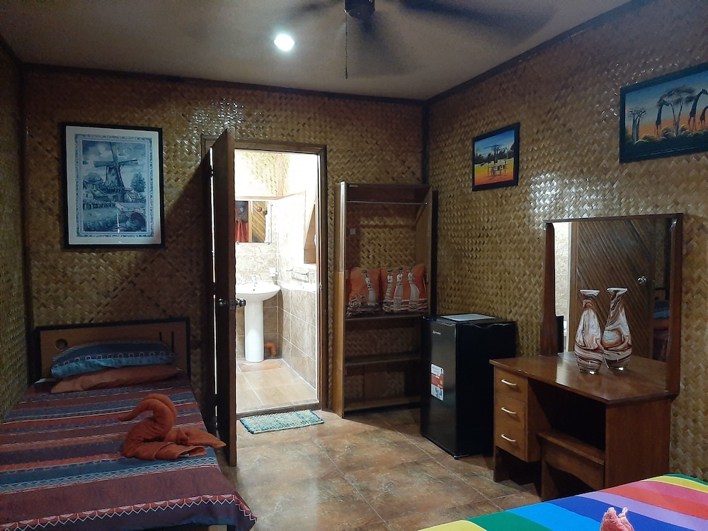 Terracotta room private bathroom photo 2