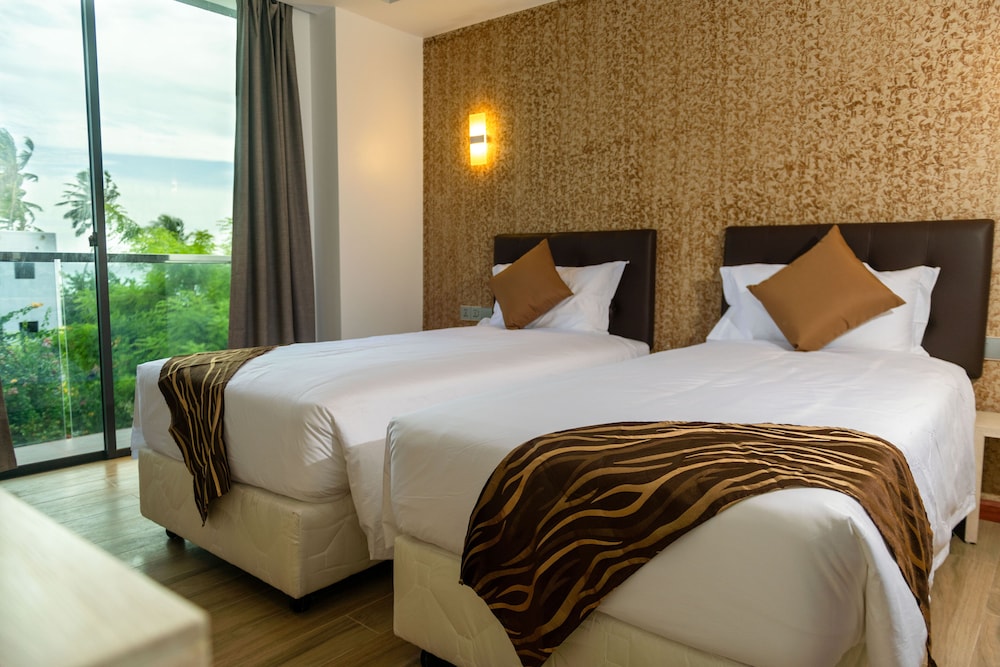Deluxe Twin Room - Photo 11