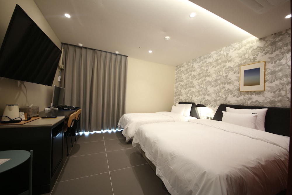 Deluxe Twin Room - Photo 7