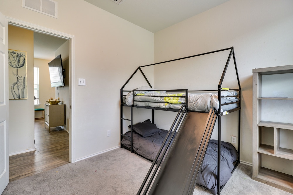 House (2 Bedrooms) photo 2
