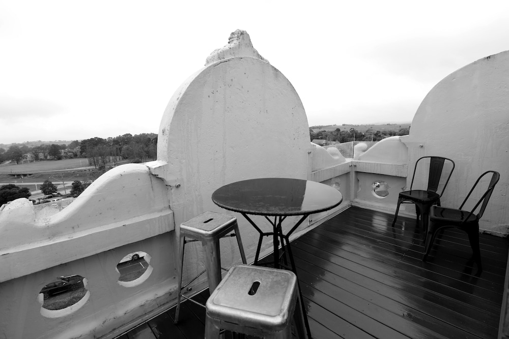 Tower Suite - Photo 12