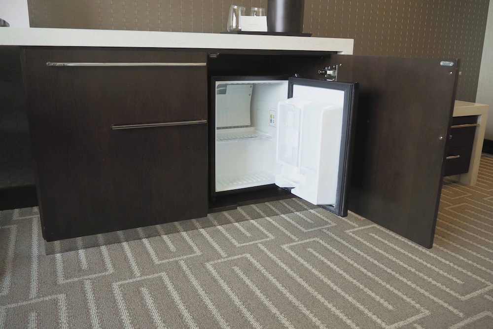 Executive Suite, 1 King Bed with Sofa bed photo 3