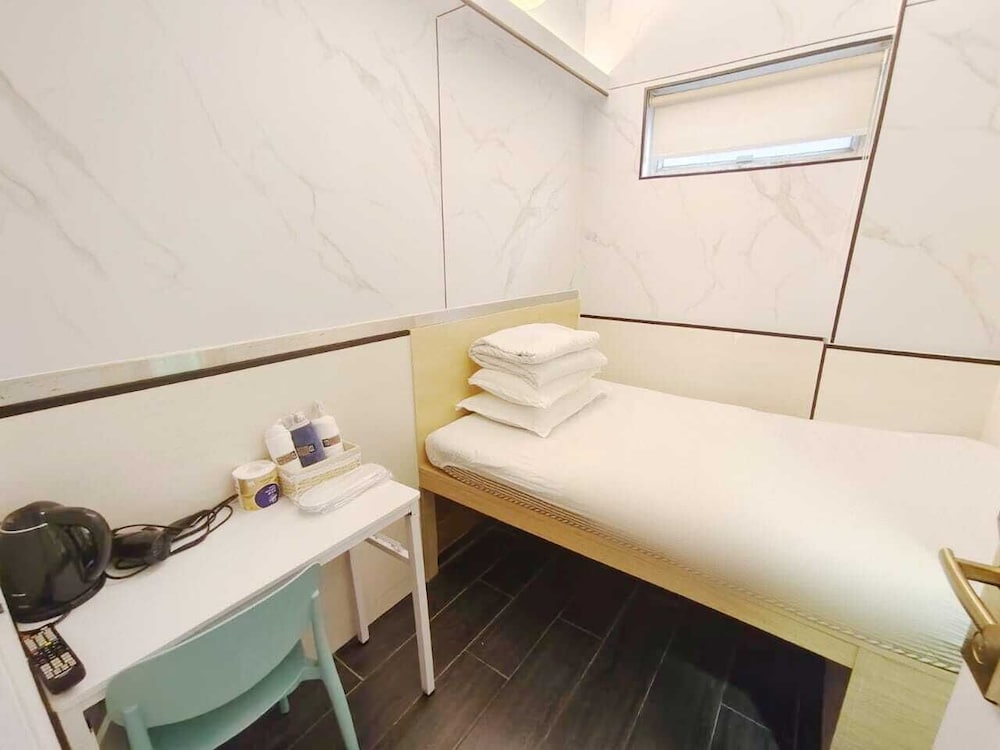 Standard Double Room - Photo 8