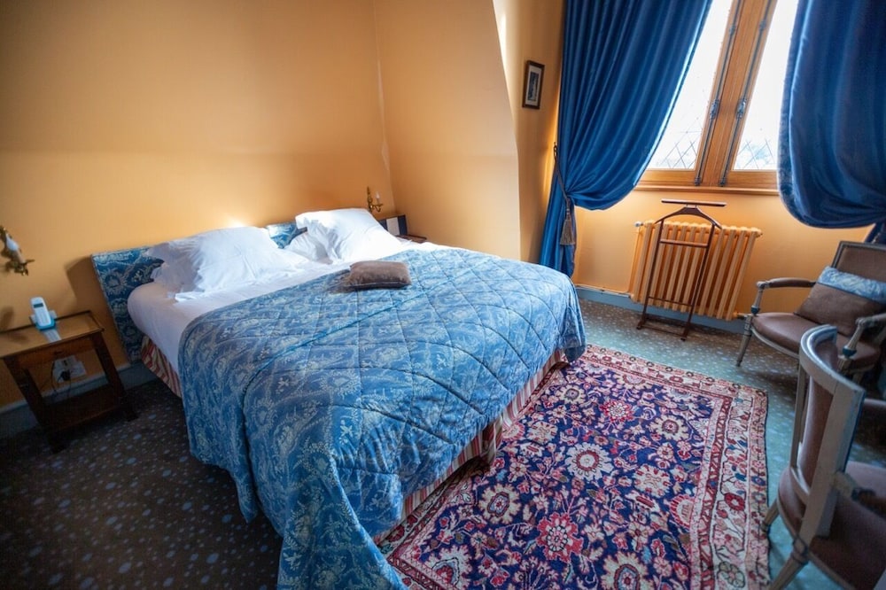 Classic Double Room, Ensuite, Garden View (Charlotte De Montmorency) - Photo 1