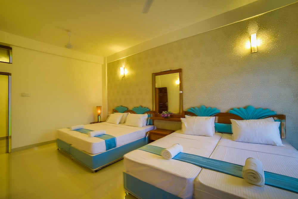 Superior Quadruple Room, 2 Double Beds, Non Smoking, City View photo 3