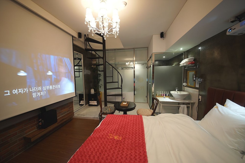 Suite (Outdoor Spa) photo 1