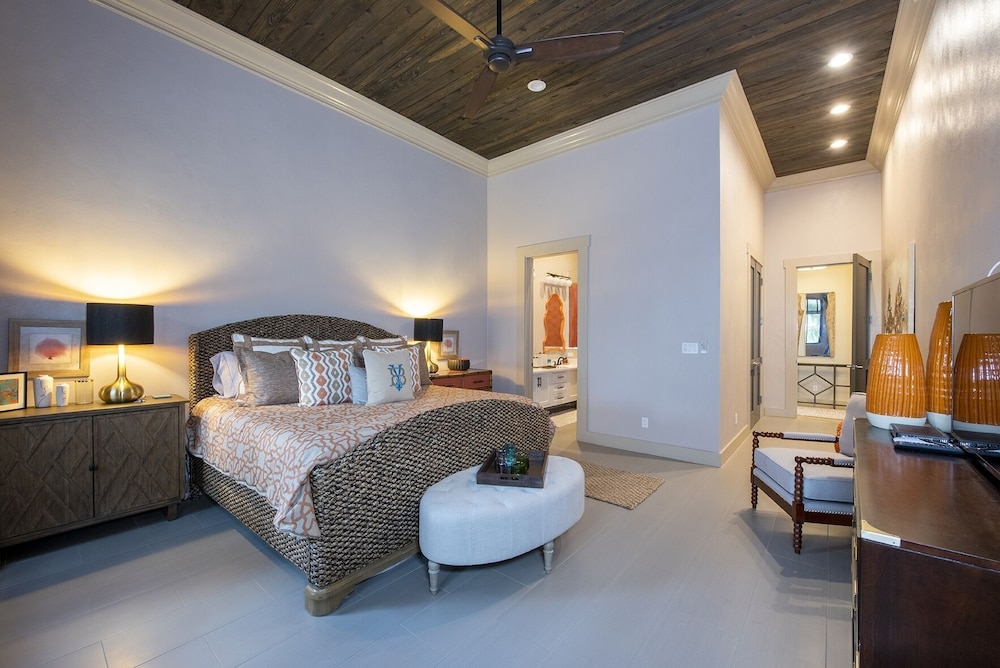 House, Multiple Bedrooms photo 3