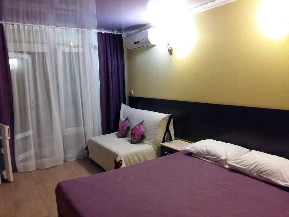 Deluxe Triple Room, 1 Queen Bed With Sofa Bed, Non Smoking photo 3