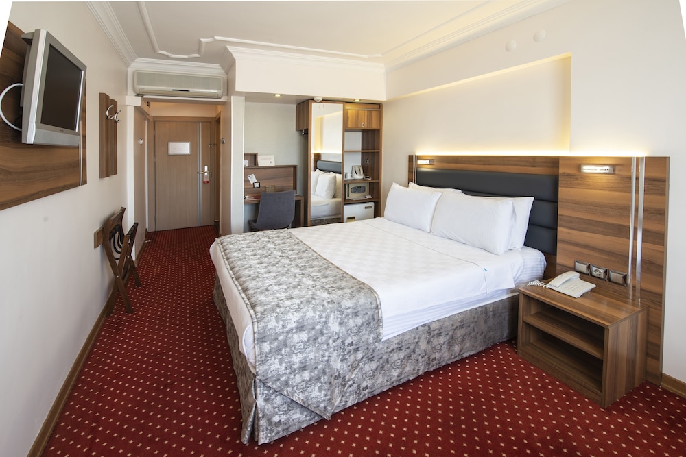 Standard Double or Twin Room photo 3