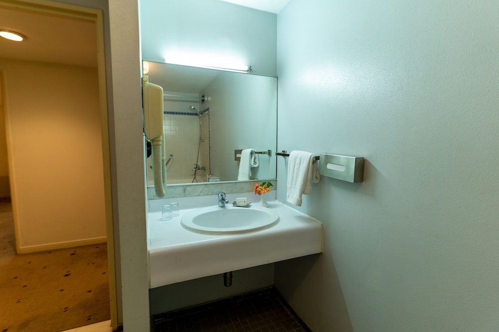 King Guest Room City View - Photo 2