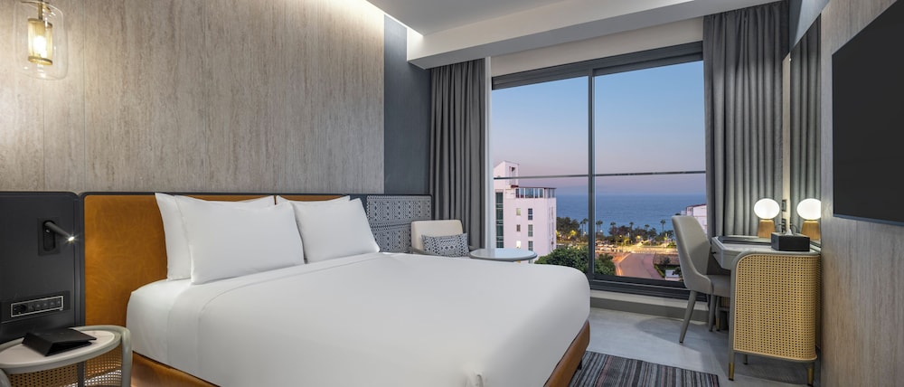 Classic Room, 1 King Bed, Sea View