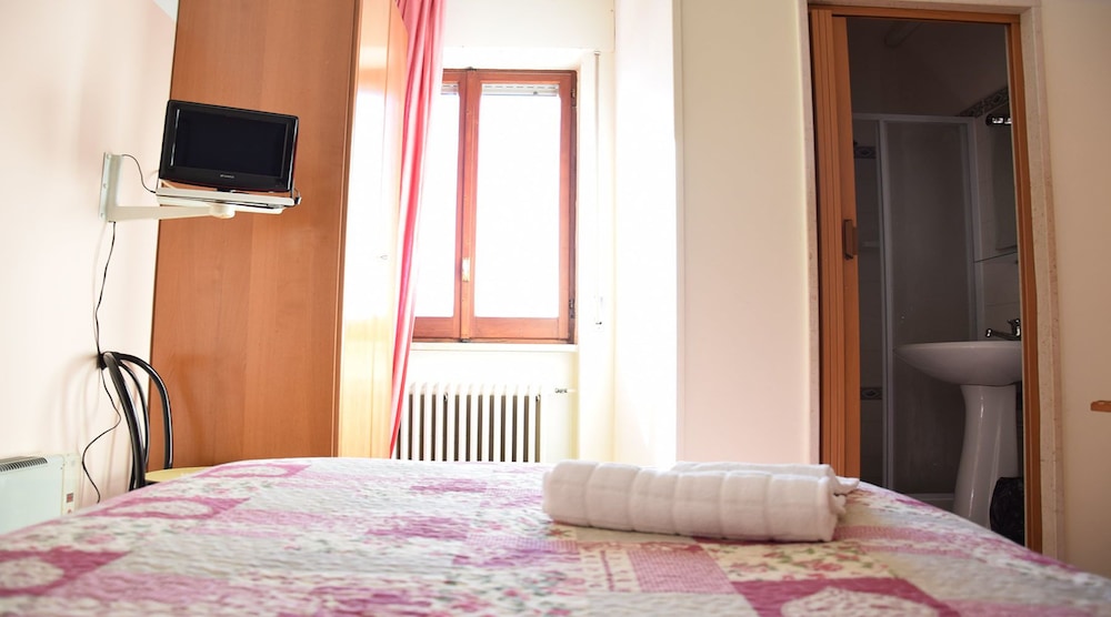 Single Room photo 3