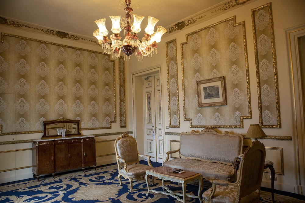 Golden Royal Suite Direct Sea View - Photo 4