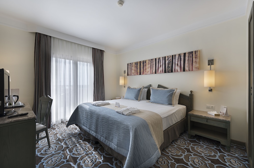 Junior Suite, 1 Double Bed with Sofa bed, Sea View