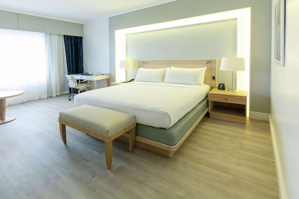 Deluxe Room, 1 King Bed - Photo 6